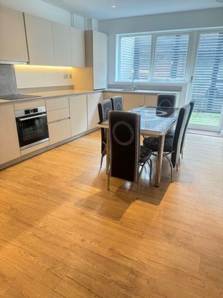 Town house to rent in Medlar Street, London