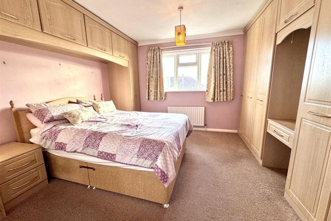 Cobham Close, Sidcup photo 4