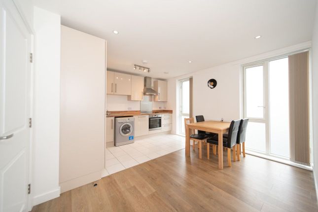 Thumbnail Flat to rent in Lonsdale House, Poplar