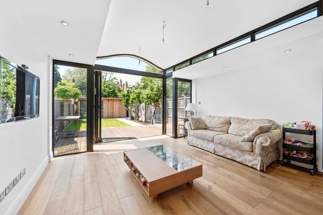 3-bed house on 24, Rayleigh Road, London, £4,600/mo