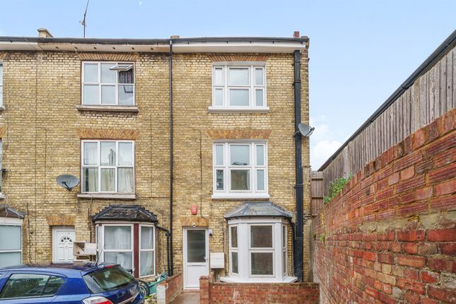 Property to rent in Princes Road, London