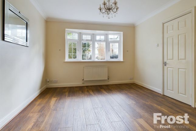 11, Langley Road, Berkshire photo 3