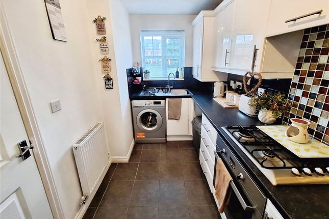 12, Wisteria Way, Warwickshire photo 3