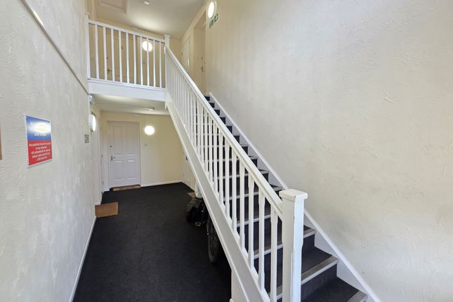 54, Bornedene, Potters Bar photo 3