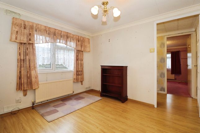 109, Avonsmere Residential Park, Bristol photo 3