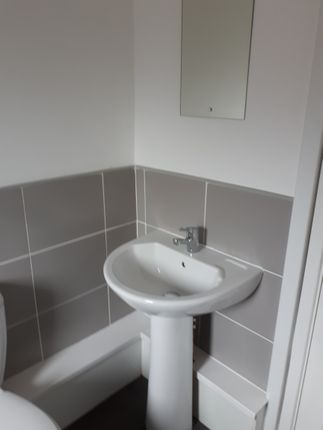 25, Longcroft Grove, Manchester photo 5