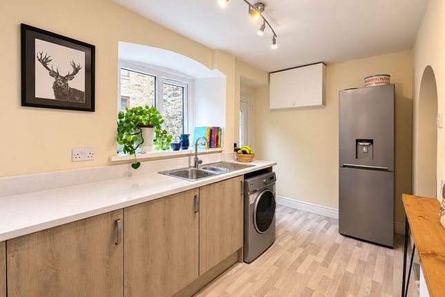 3 Manchester Road, Barnoldswick photo 3