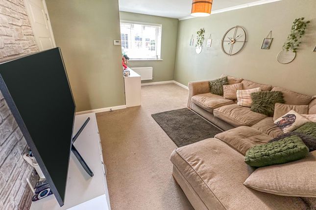 14, Michaels Drive, CORBY photo 2