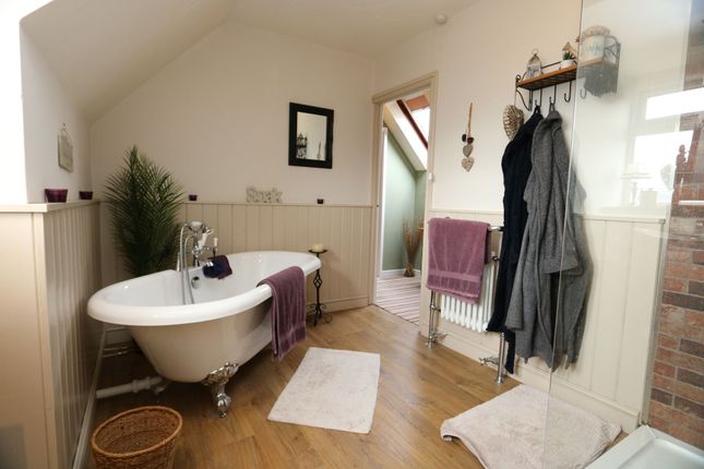 64 Adenfield Way, Barry photo 4