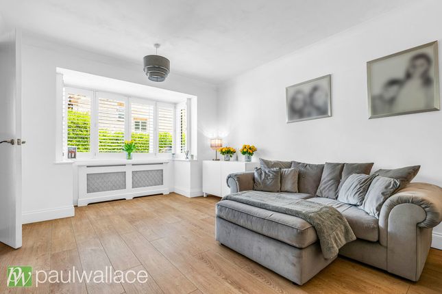 67, Pulham Avenue, Broxbourne photo 2