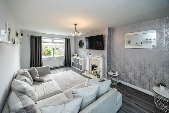 26, Wesley Drive, Bradford photo 3