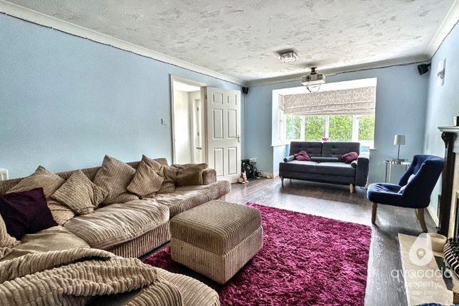 83 Lucerne Avenue, Bicester, Oxfordshire photo 4