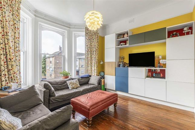 Flat for sale in Lingards Road, London