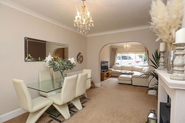 58, Court Avenue, Coulsdon photo 3