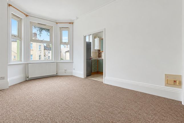 Flat 2, 66, Ceylon Place, Eastbourne photo 2