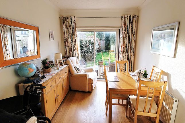 65, Stanley Road North, Rainham photo 4
