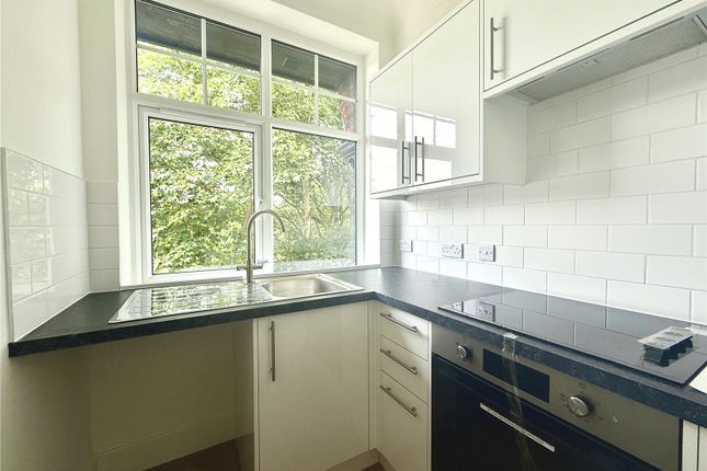 Flat 2, 53, Ellesmere Road, London photo 3