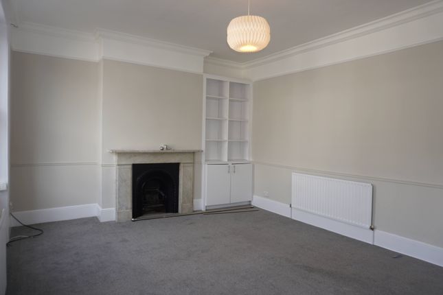 20, Burnley Road, Stockwell photo 4