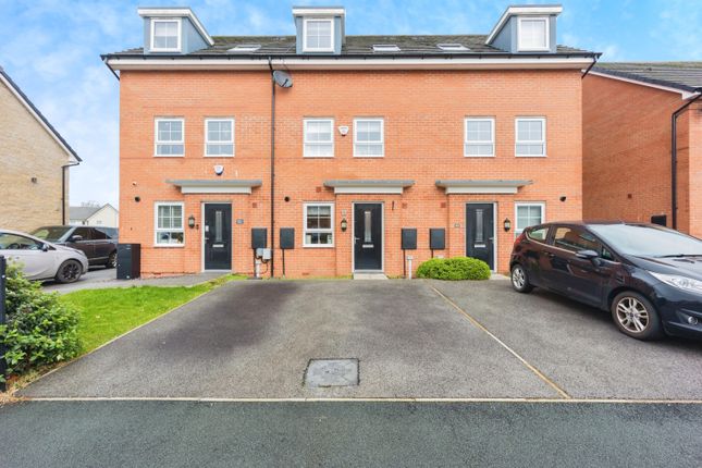 Town house for sale in Sgt Mark Stansfield Way, Hyde