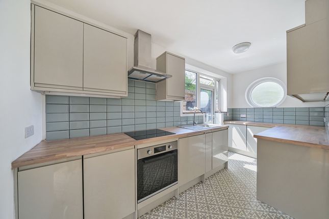 35, New Barn Lane, Whyteleafe photo 4