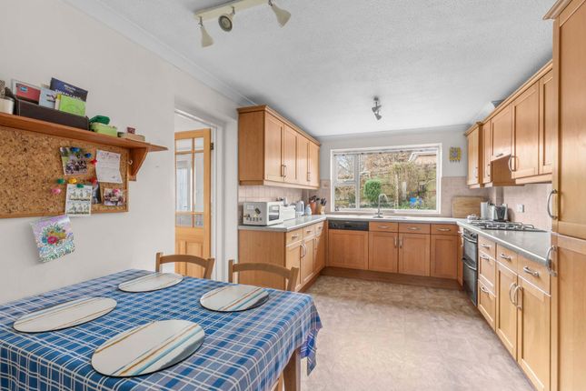 8 Sunnycroft, High Wycombe photo 3