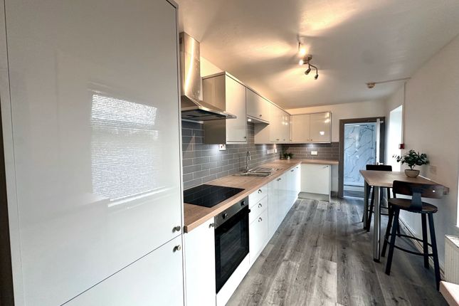 25 Phillips Parade, Swansea photo 5