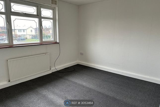 Carisbrooke Gardens, Wolverhampton photo 4