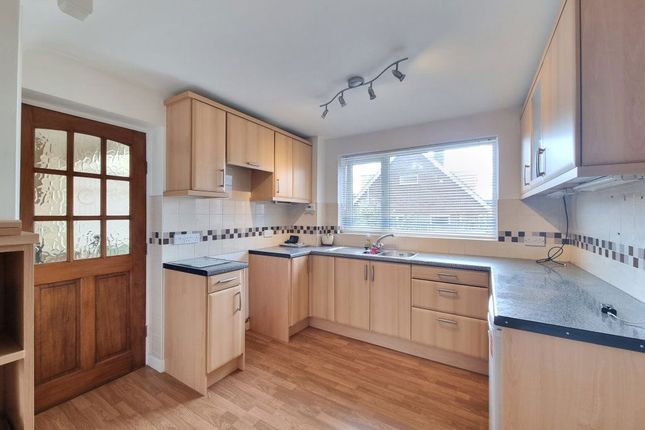 5, Kelmarsh Avenue, Leicester photo 2