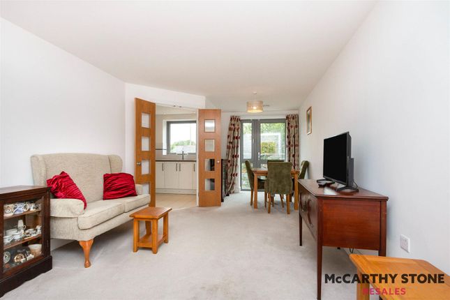 28 Kings Place, Fleet Road, Fleet photo 4