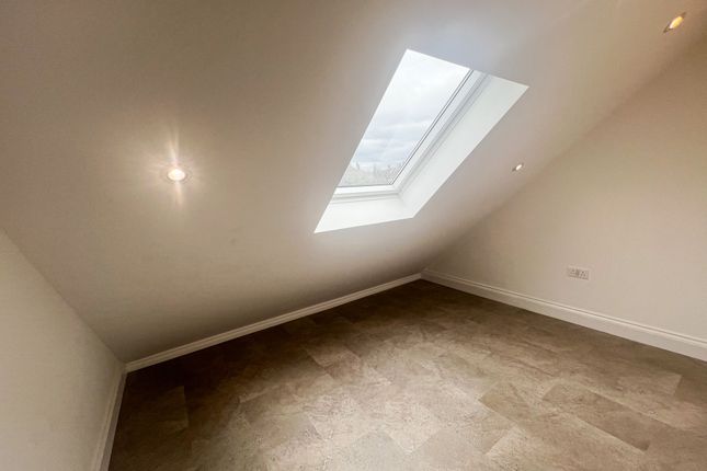 Lyndhurst Rise Ig7