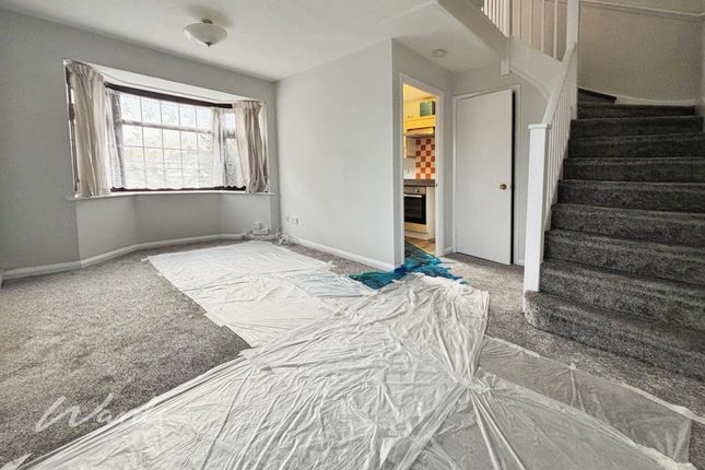 17, Blackmans Close, Dartford photo 2