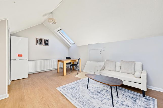 6, Birkbeck Avenue, LONDON photo 4