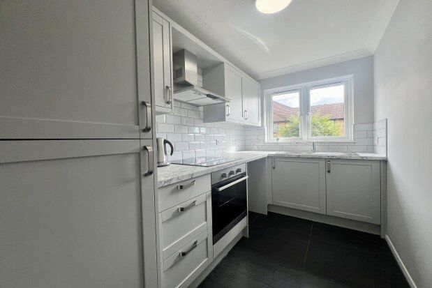 Thumbnail Maisonette to rent in York Road, Billericay