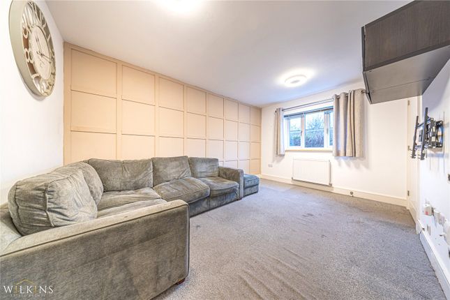 36, Thorntree Lane, Burton-on-Trent photo 4