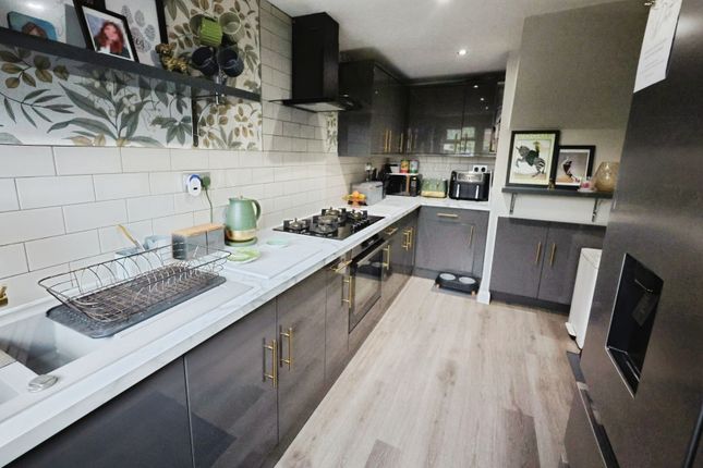 8, Silkin Way, Newton Aycliffe photo 2