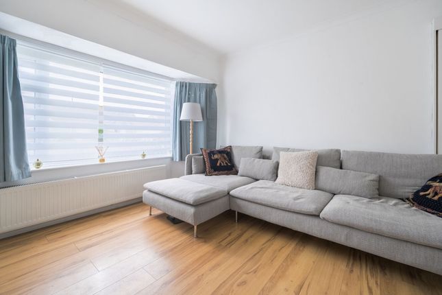 6 Solent Road, Chichester photo 3