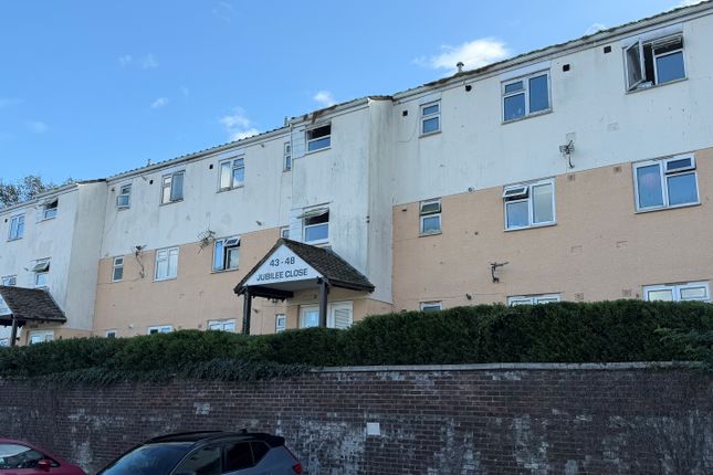 1-bed flat on 43, Jubilee Close, Dartmouth, £70,000
