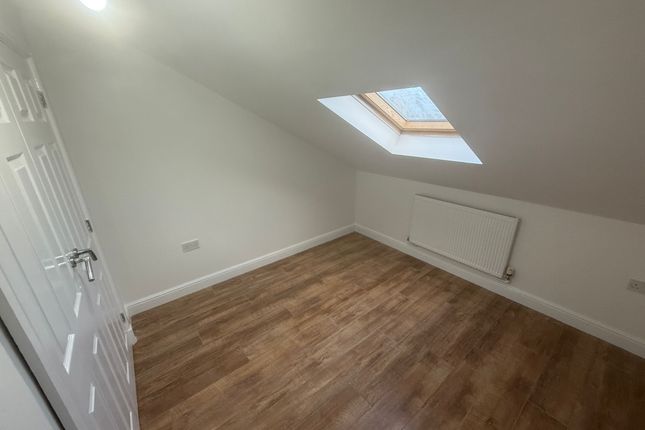 Apt 8, Crewe photo 4