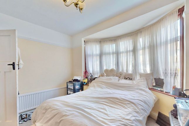 Terraced house for sale in Bourne Avenue, Hayes