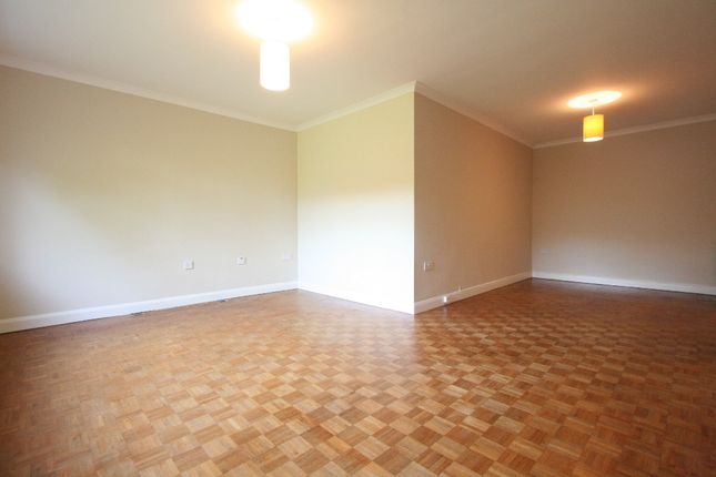 5 Branham Court, Sandy Lodge Way, Northwood photo 4