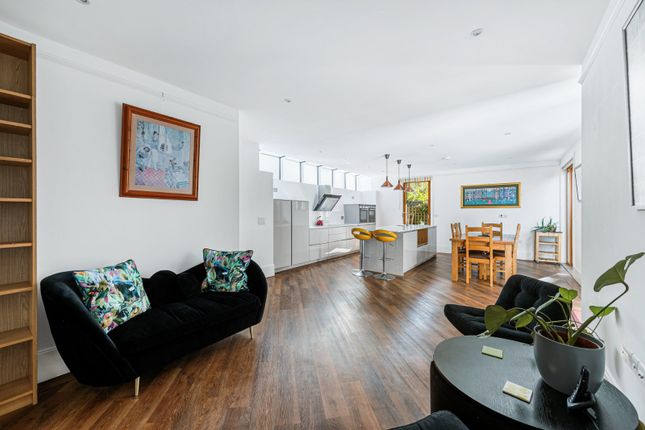 5, Abelard Place, London photo 4