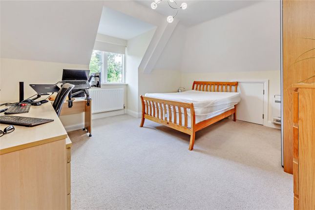 Detached house for sale in Paddock View, Radlett, Hertfordshire