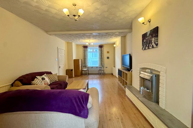 27 Cromwell Street, Merthyr Tydfil photo 4