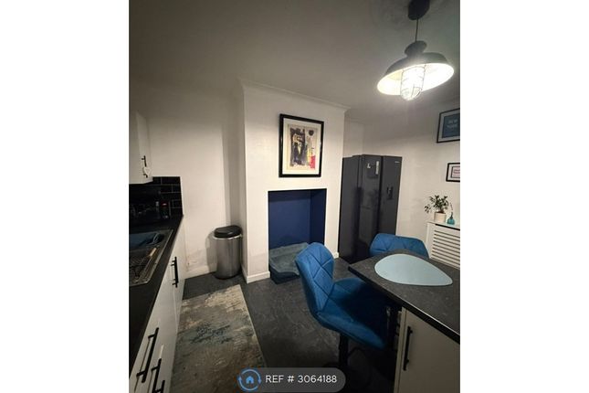 Guest Place, Hoyland, Barnsley photo 2