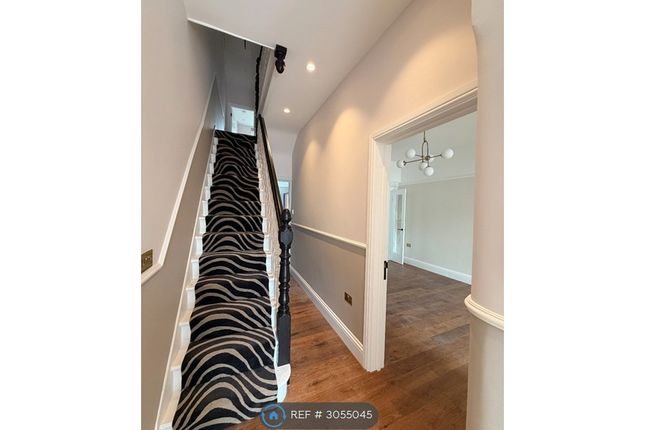Ingatestone Road, Woodford Green photo 5