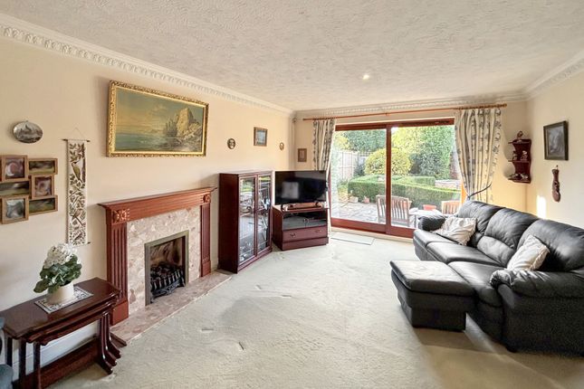 18 Lovelace Court, Ashford photo 2