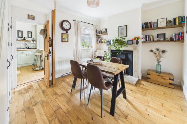 4, Lewis Close, Newhaven photo 3