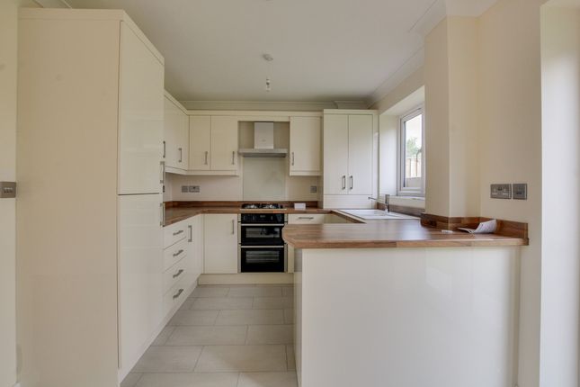 End terrace house for sale in Fairview Crescent, Rayleigh