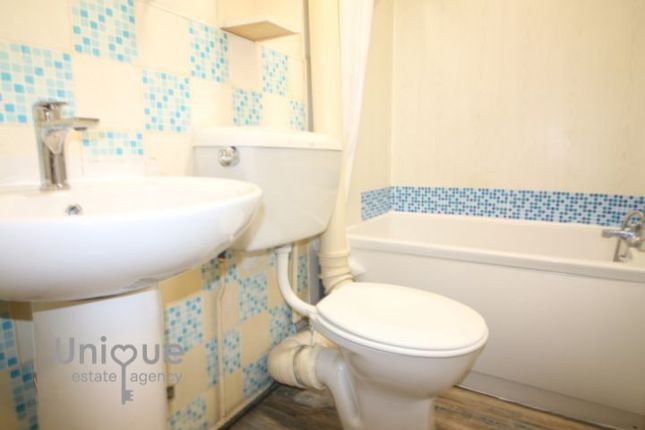 Flat 5, 94 Beach Road, Thornton-Cleveleys photo 2