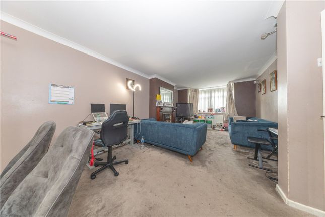 8, Blaydon Road, Bedfordshire photo 4